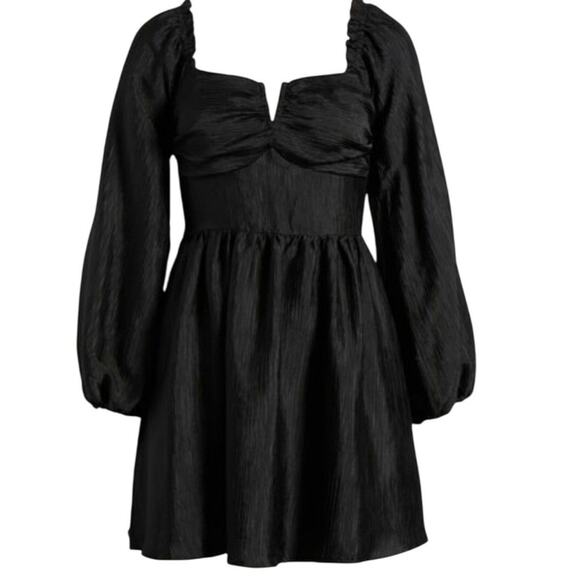 All in Favor Dresses & Skirts - All in Favor Long Sleeve Plissé Satin Minidress in Black Size Small NWT‎